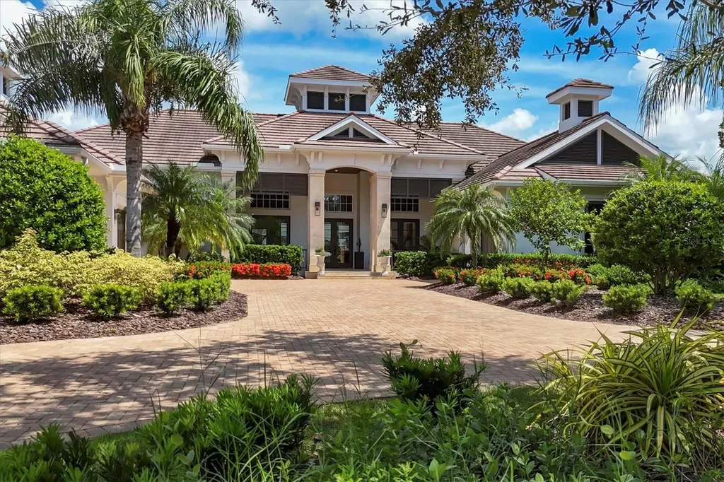 8009 Bounty Lane Bradenton FL 34202