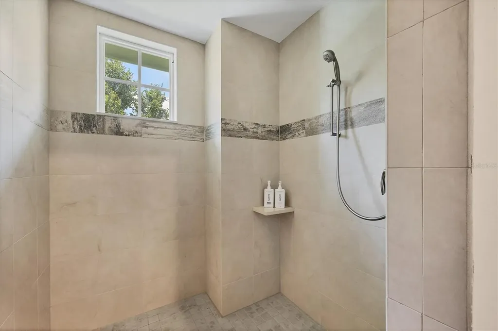 8009 Bounty Lane Bradenton FL 34202