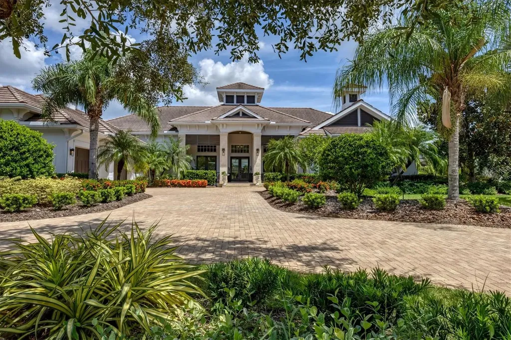 8009 Bounty Lane Bradenton FL 34202