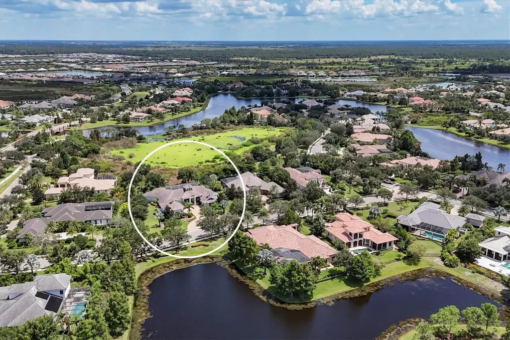 8009 Bounty Lane Bradenton FL 34202
