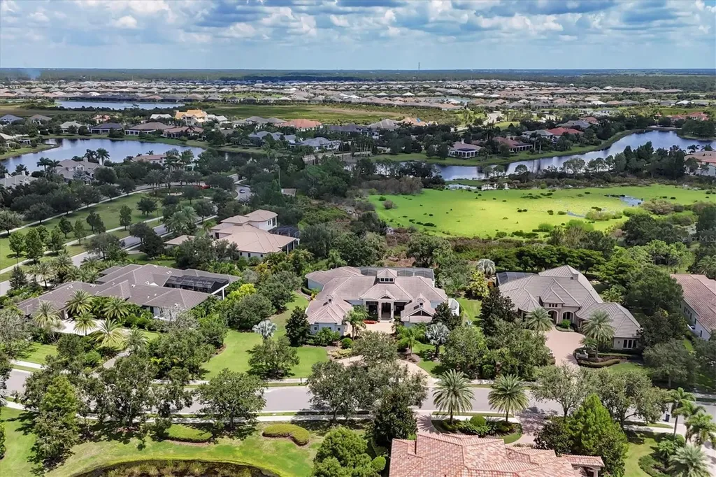 8009 Bounty Lane Bradenton FL 34202