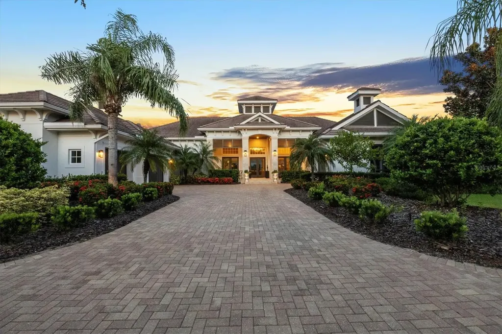 8009 Bounty Lane Bradenton FL 34202