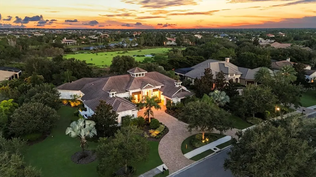8009 Bounty Lane Bradenton FL 34202