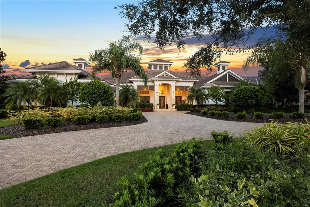 8009 Bounty Lane Bradenton FL 34202