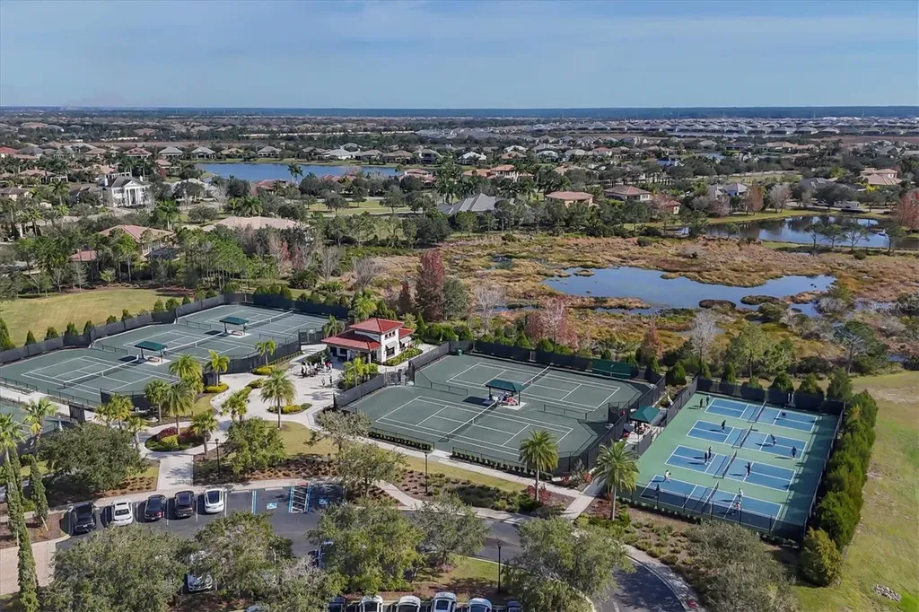 8009 Bounty Lane Bradenton FL 34202