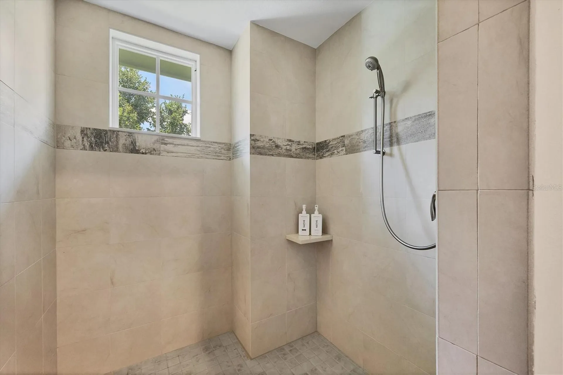 8009 Bounty Lane Bradenton FL 34202