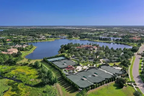 8009 Bounty Lane Bradenton FL 34202