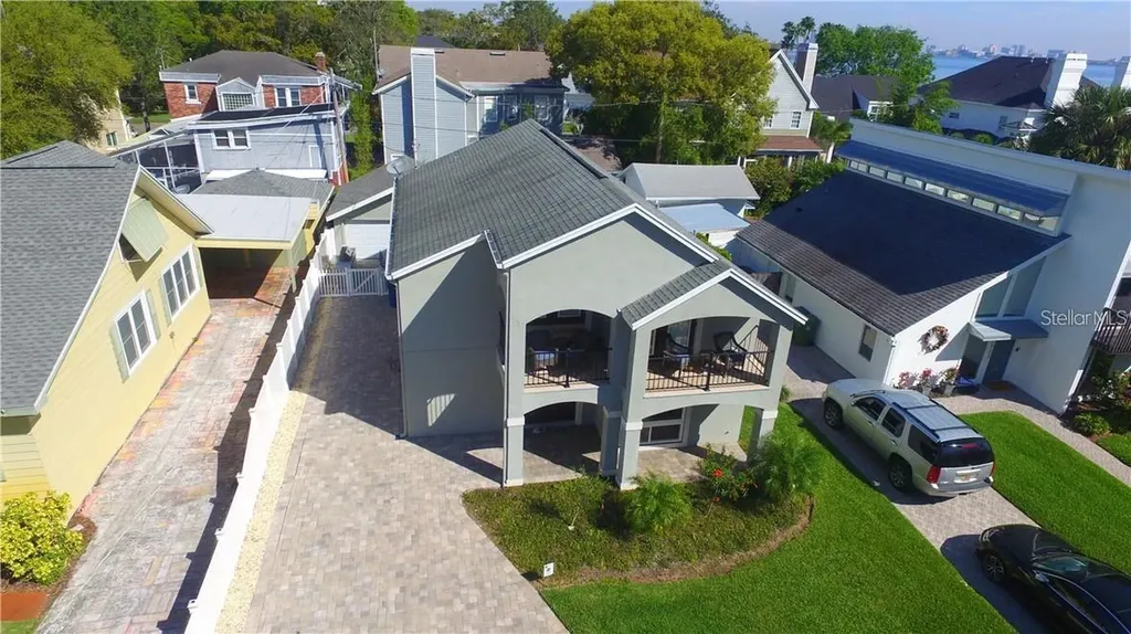 2905 W Bay Court Avenue Tampa FL 33611