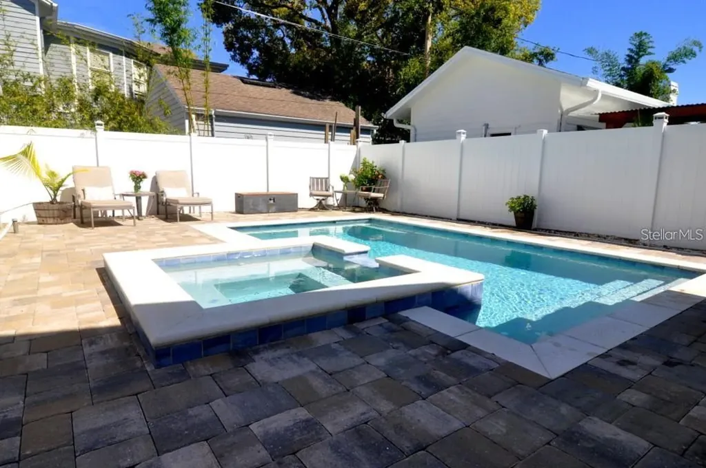 2905 W Bay Court Avenue Tampa FL 33611