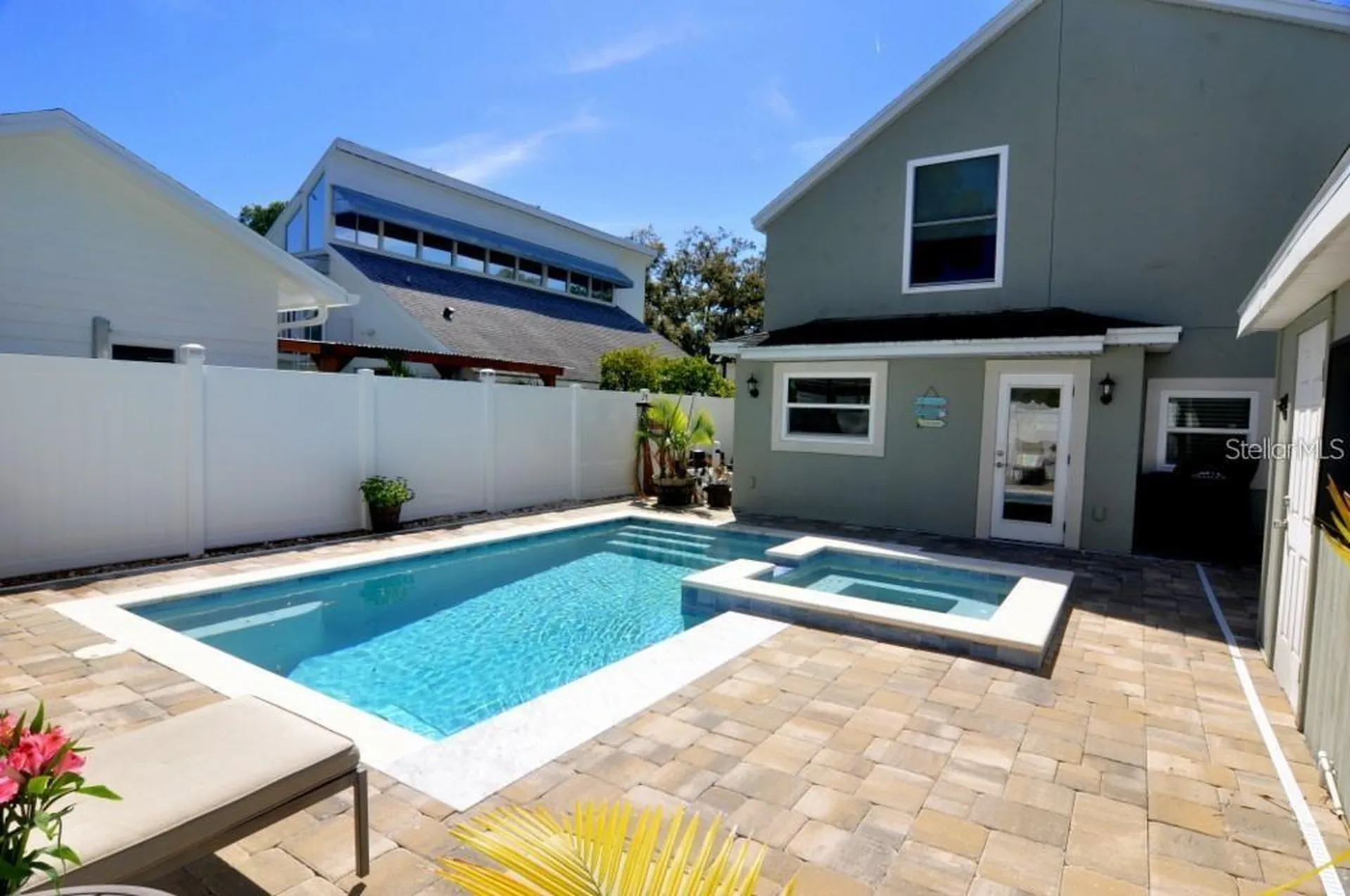 2905 W Bay Court Avenue Tampa FL 33611