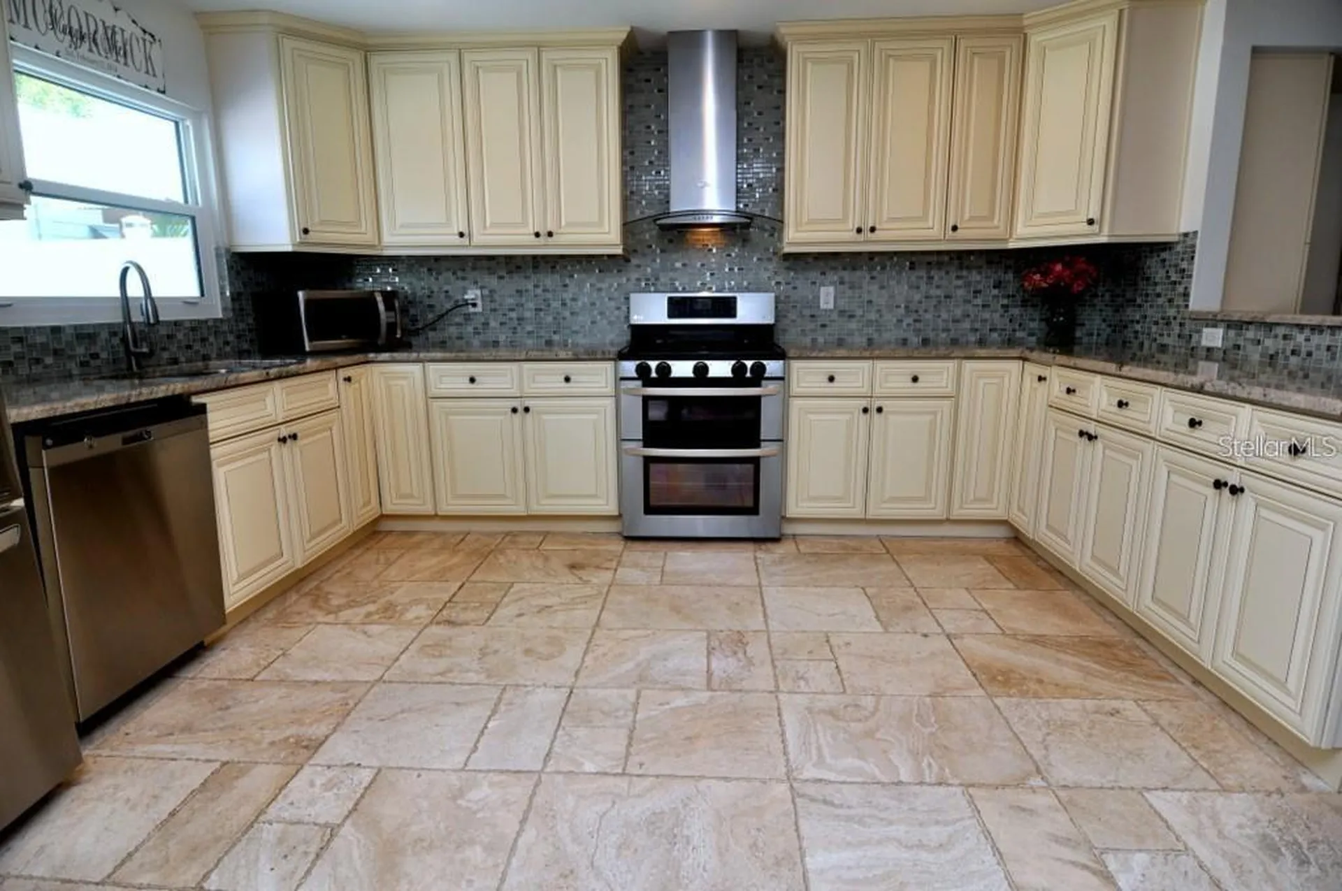 2905 W Bay Court Avenue Tampa FL 33611