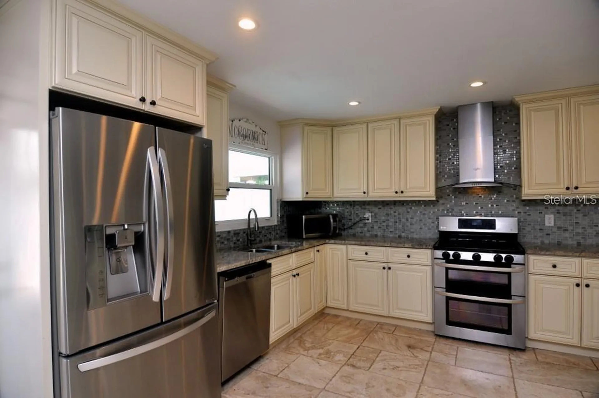 2905 W Bay Court Avenue Tampa FL 33611