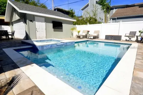 2905 W Bay Court Avenue Tampa FL 33611