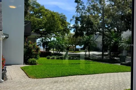 2905 W Bay Court Avenue Tampa FL 33611