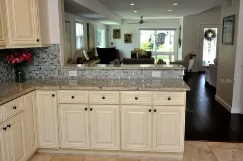 2905 W Bay Court Avenue Tampa FL 33611