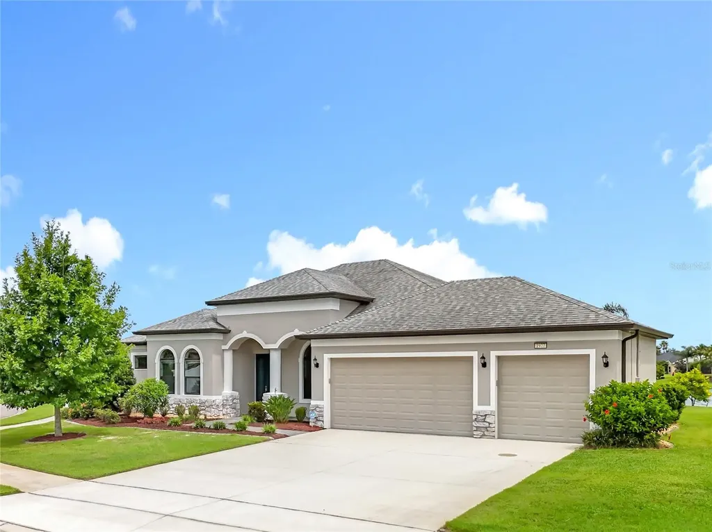 1977 Weymouth Court Mount Dora FL 32757