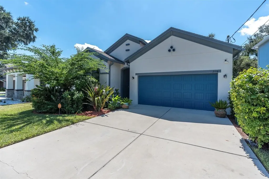 2516 W Curtis Street Tampa FL 33614