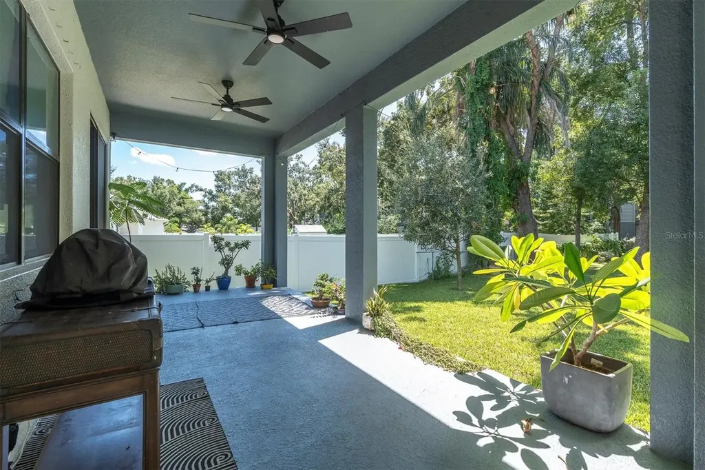 2516 W Curtis Street Tampa FL 33614