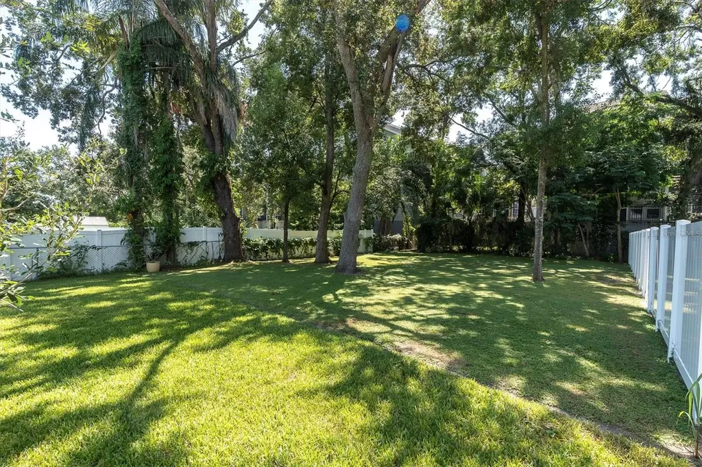 2516 W Curtis Street Tampa FL 33614