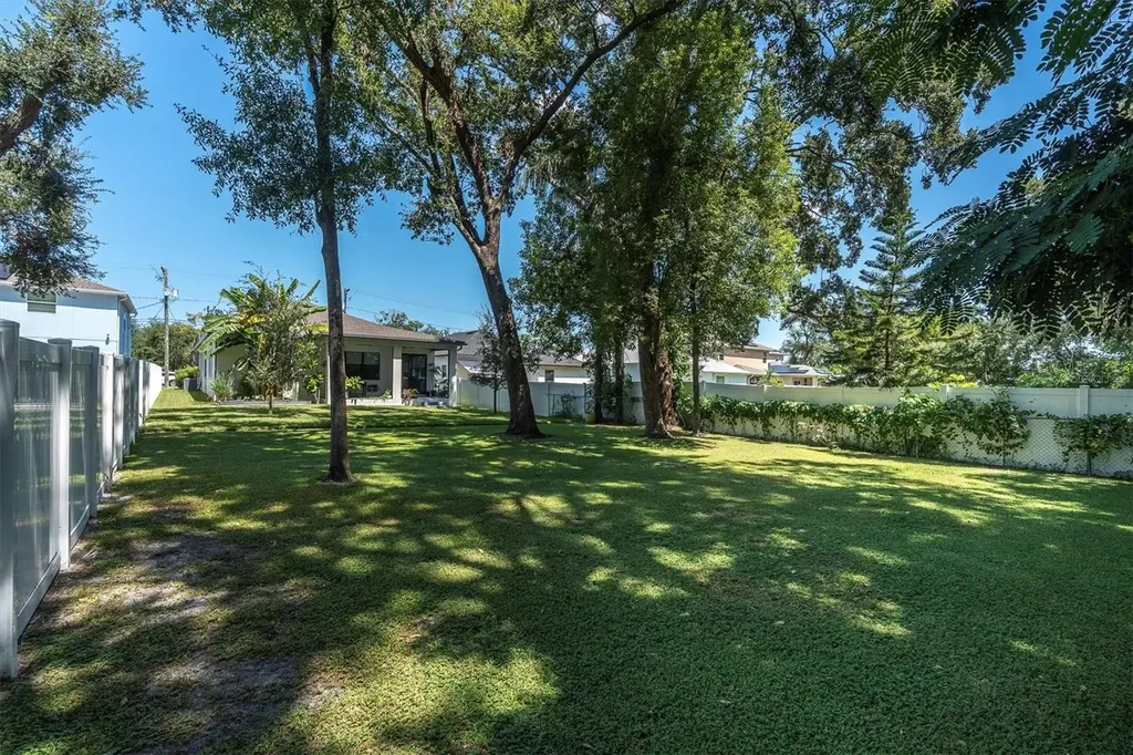2516 W Curtis Street Tampa FL 33614