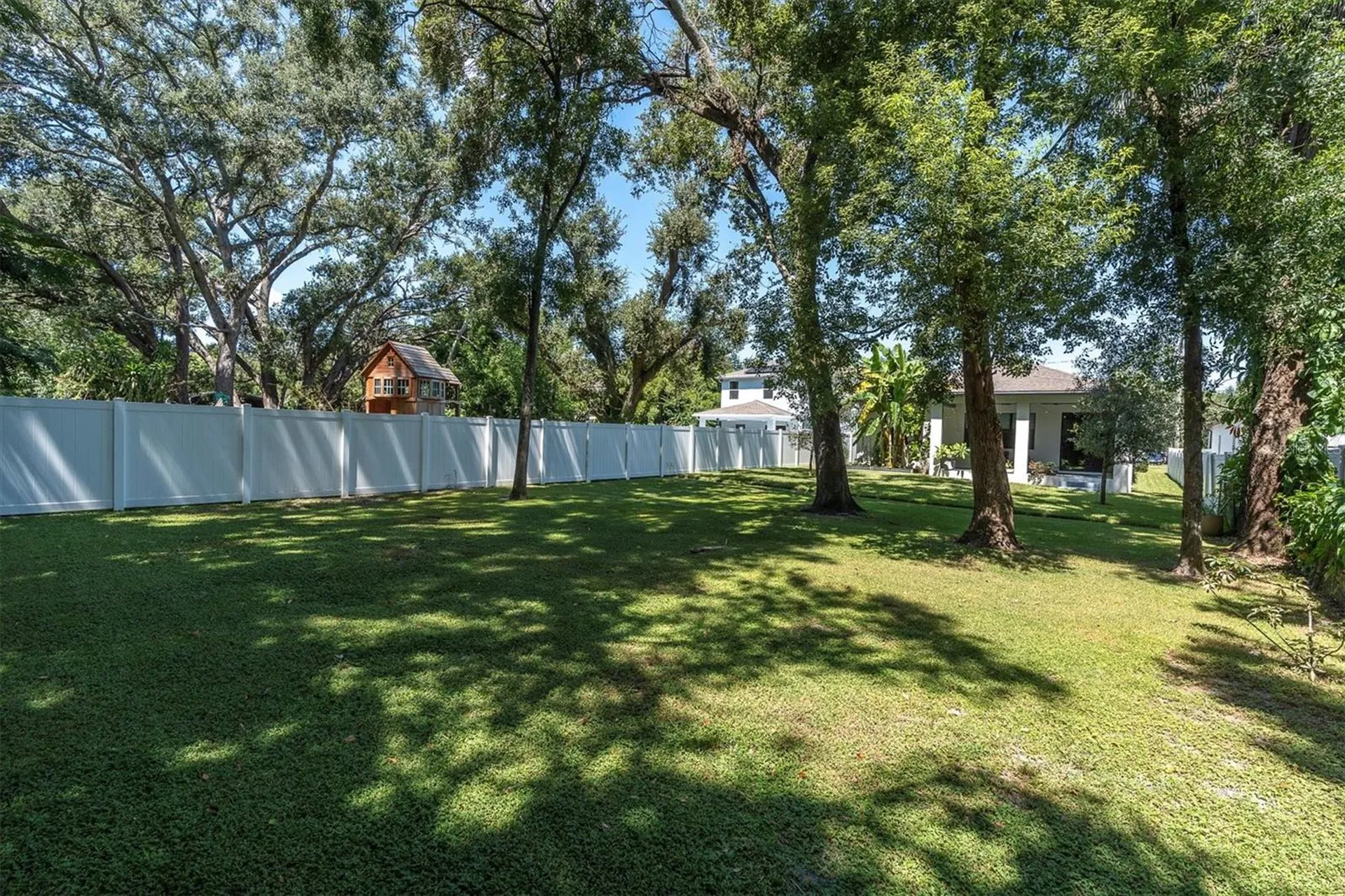 2516 W Curtis Street Tampa FL 33614