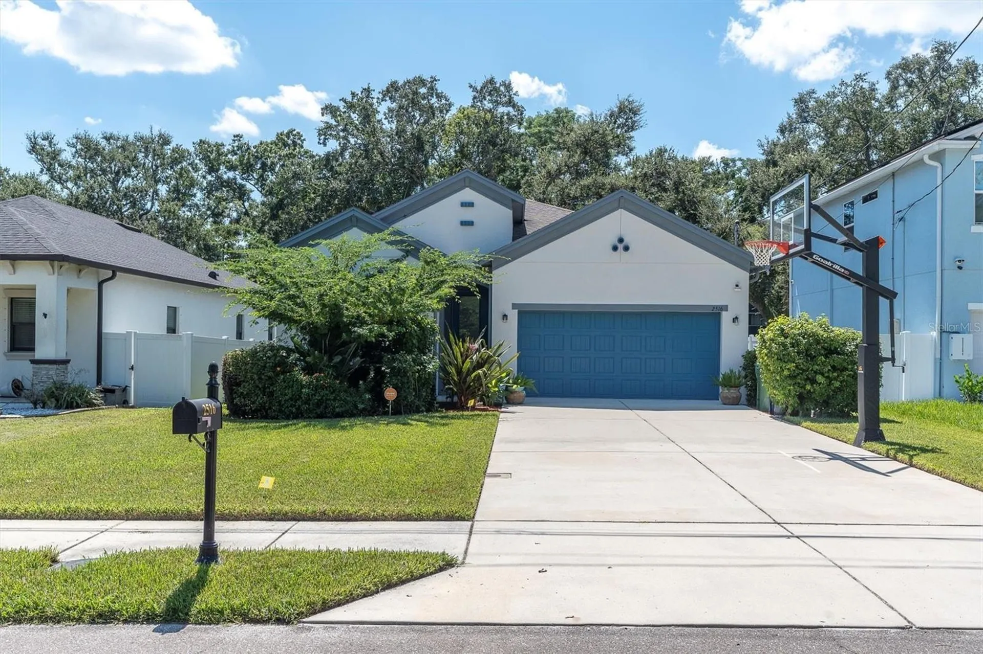 2516 W Curtis Street Tampa FL 33614