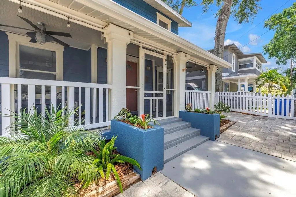 941 Granville Court N St Petersburg FL 33701
