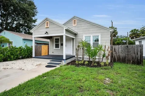 3237 4th Avenue S St Petersburg FL 33712