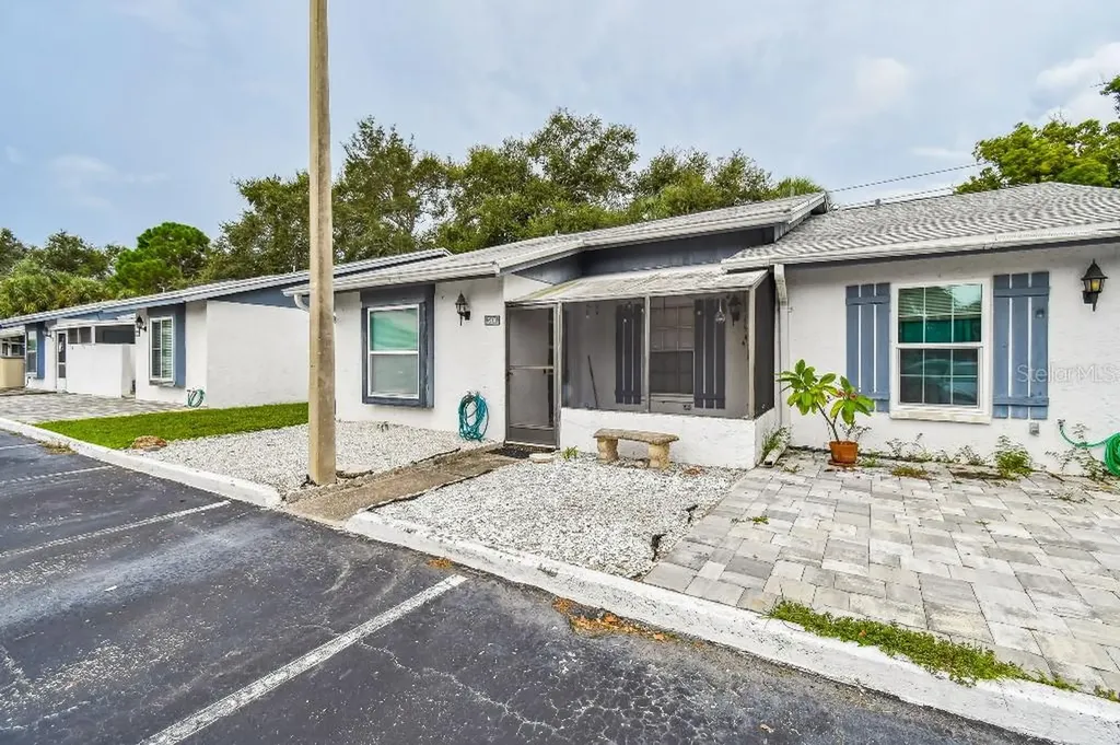 5430 Parkside Villas Drive W St Petersburg FL 33709