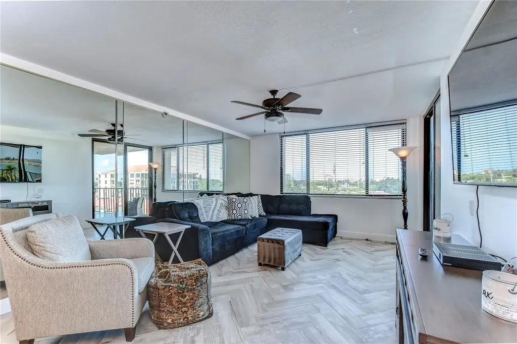 6322 Palma Del Mar Boulevard S St Petersburg FL 33715