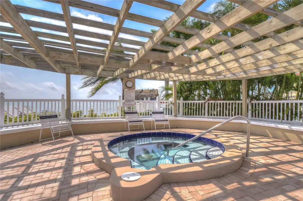 6322 Palma Del Mar Boulevard S St Petersburg FL 33715