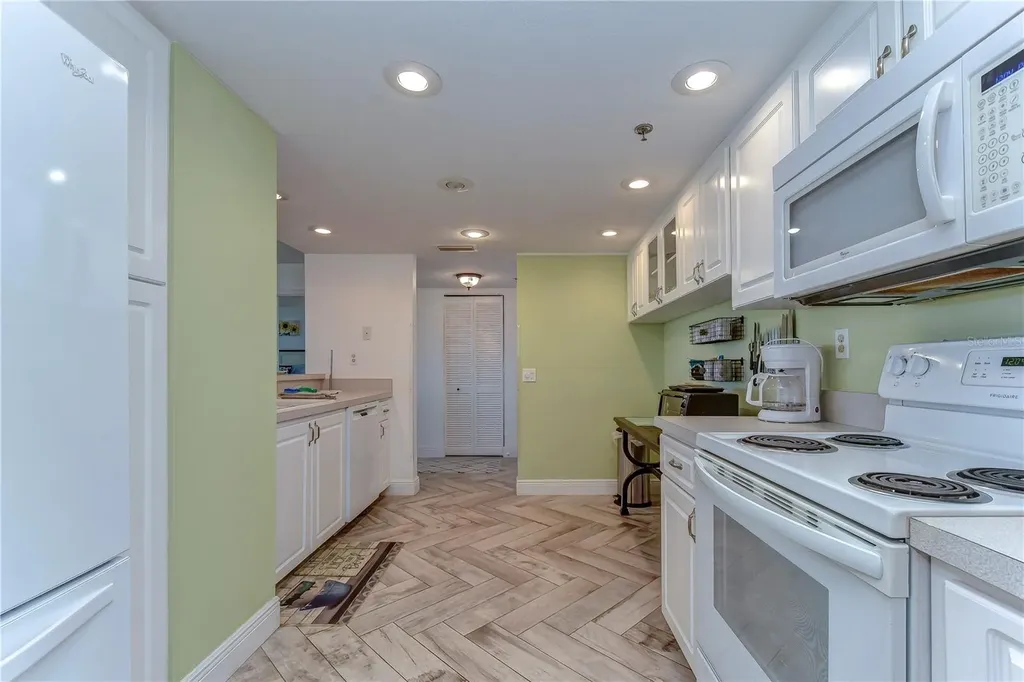 6322 Palma Del Mar Boulevard S St Petersburg FL 33715
