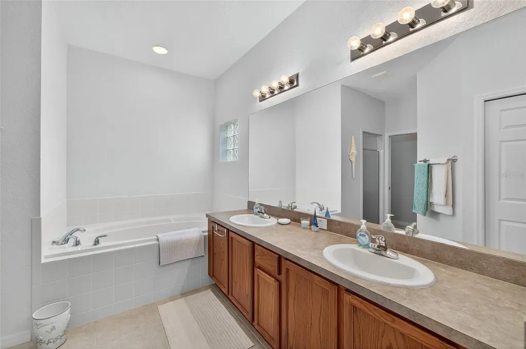 453 Nolane Lane Polk City FL 33868