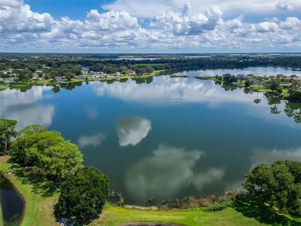 453 Nolane Lane Polk City FL 33868