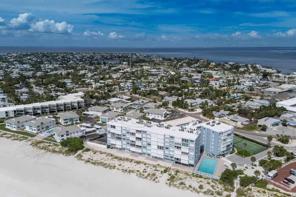 5300 Gulf Drive Holmes Beach FL 34217