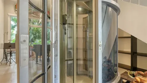 213 Cosmopolitan Court Sarasota FL 34236