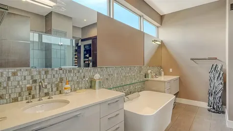 213 Cosmopolitan Court Sarasota FL 34236