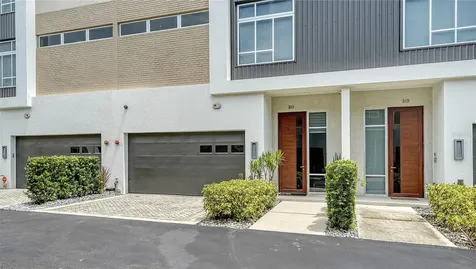 213 Cosmopolitan Court Sarasota FL 34236