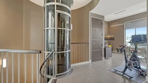 213 Cosmopolitan Court Sarasota FL 34236