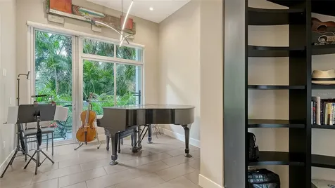 213 Cosmopolitan Court Sarasota FL 34236