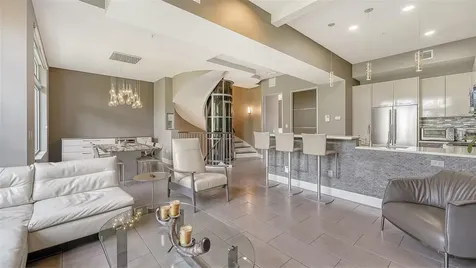 213 Cosmopolitan Court Sarasota FL 34236
