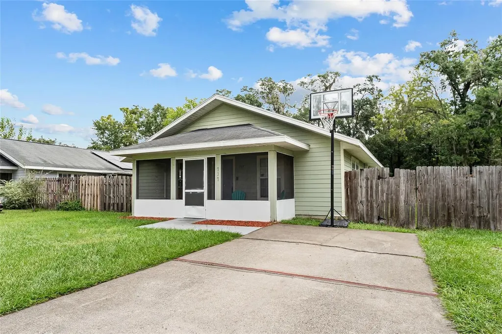 737 NE 18th Street Gainesville FL 32641