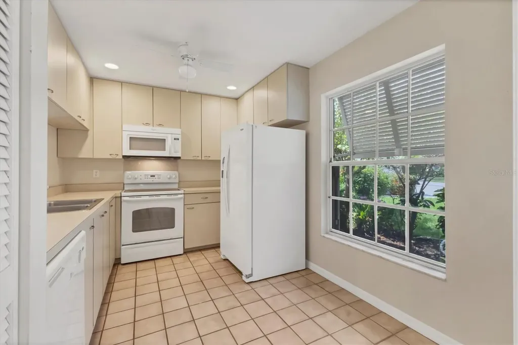 3244 Ringwood Meadow Sarasota FL 34235