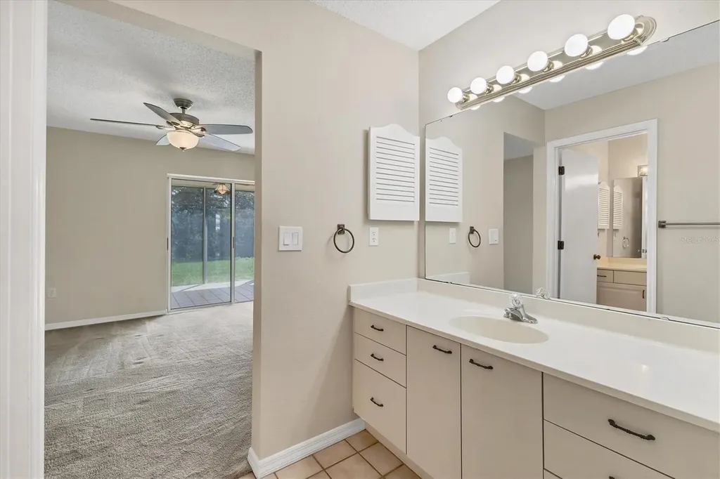 3244 Ringwood Meadow Sarasota FL 34235