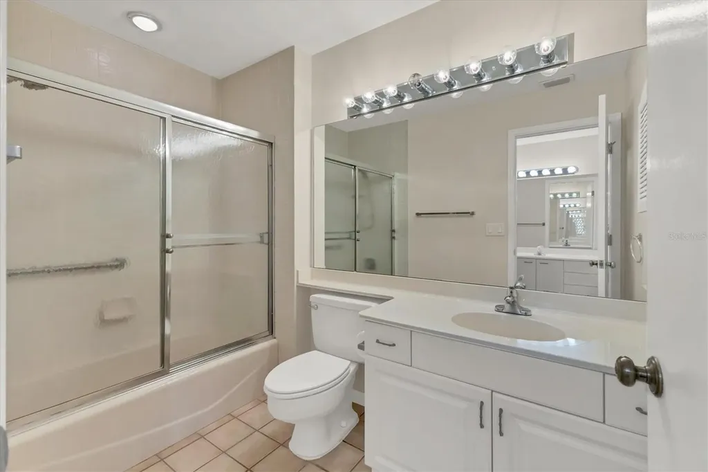 3244 Ringwood Meadow Sarasota FL 34235