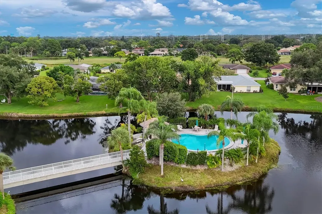 3244 Ringwood Meadow Sarasota FL 34235