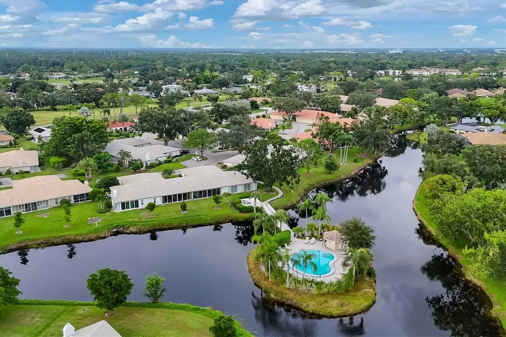 3244 Ringwood Meadow Sarasota FL 34235