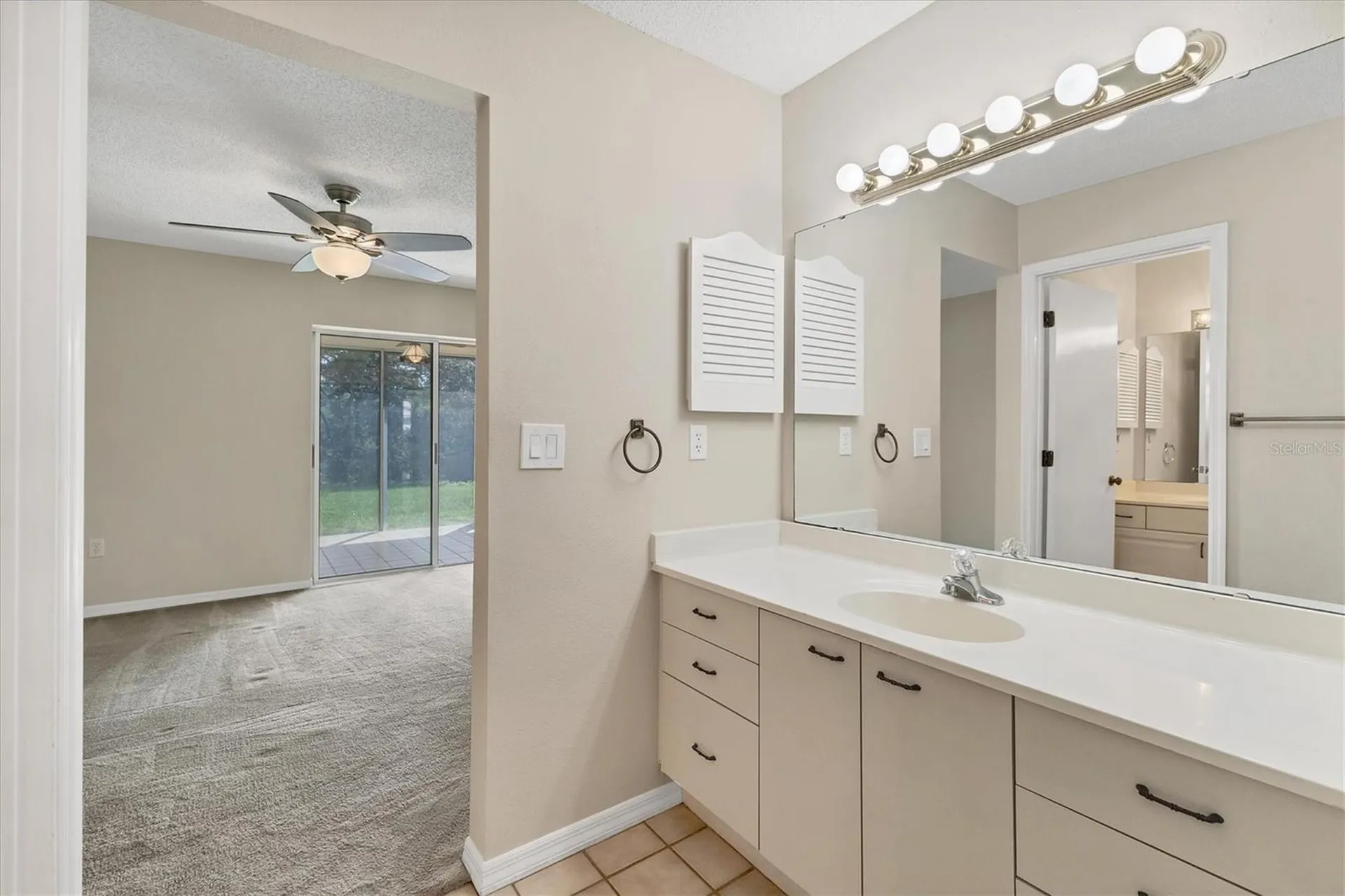 3244 Ringwood Meadow Sarasota FL 34235