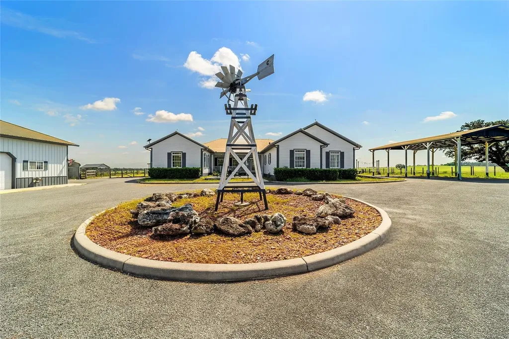 13750 SE 54th Street Morriston FL 32668