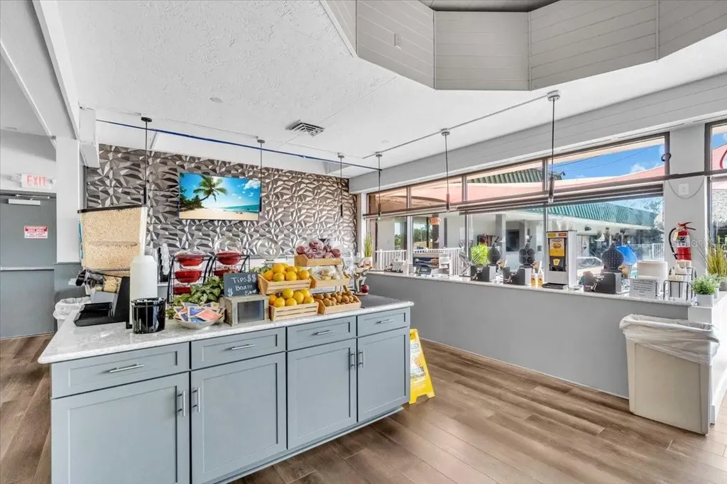 7150 N Tamiami Trail Sarasota FL 34243